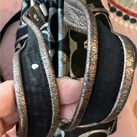 Coach Poppy Handbag - Picture 3 of 7